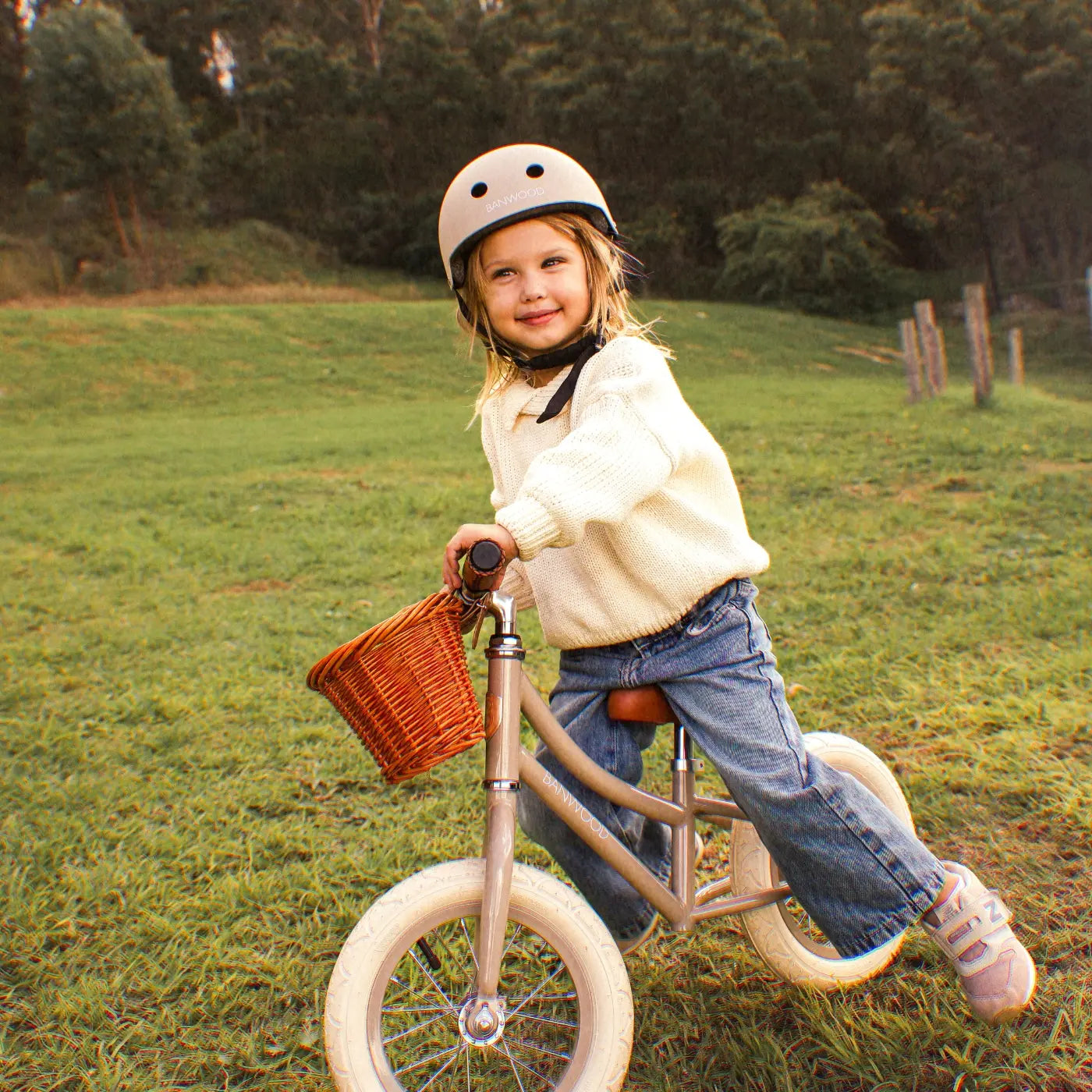 Classic Helmet Banwood - Matte Beige